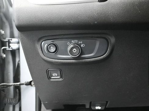 Used 2024 GMC Terrain SLE FWD image 30