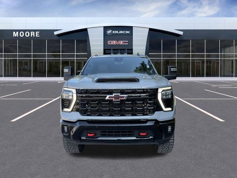 Used 2024 Chevrolet Silverado 2500 ZR2 w/ Technology Package AWD/4WD image 3