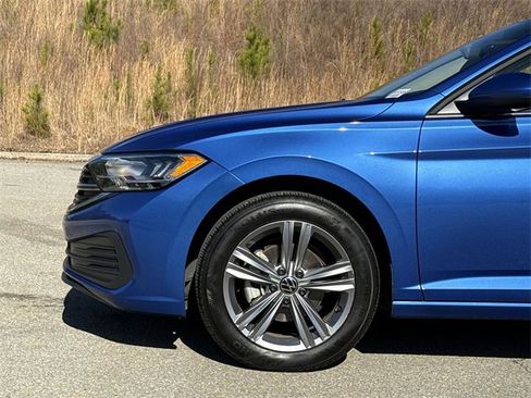 Used 2024 Volkswagen Jetta SE image 19