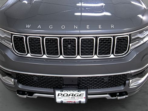 Used 2022 Jeep Wagoneer Series II w/ Convenience Group I AWD/4WD image 16