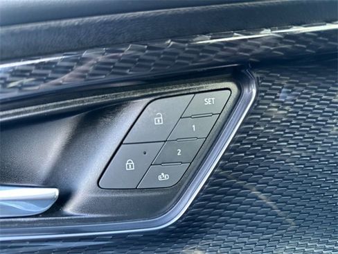 Used 2024 Chevrolet Blazer EV RS image 17