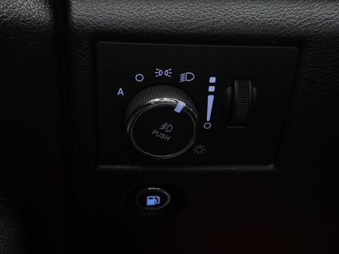 Used 2021 Jeep Grand Cherokee Laredo X image 48