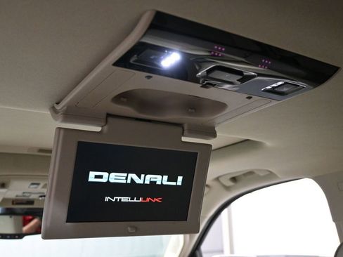 Used 2018 GMC Yukon Denali w/ Denali Ultimate Package AWD/4WD image 9