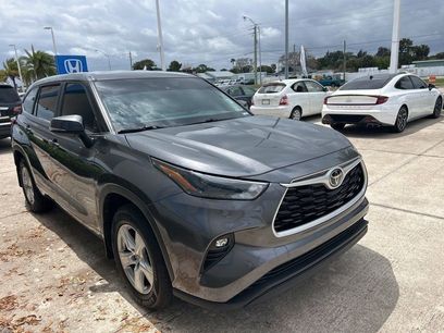 Used 2023 Toyota Highlander LE