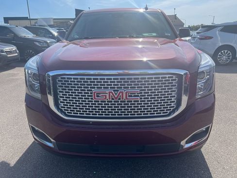 Used 2017 GMC Yukon SLT w/ Open Road Package AWD/4WD image 3