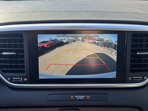 Certified 2022 Kia Sportage LX image 17