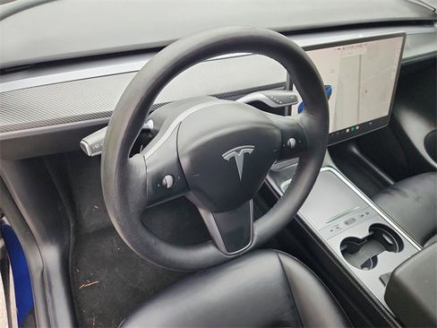 Used 2021 Tesla Model Y Long Range image 10