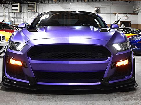 Used 2017 Ford Mustang GT w/ GT Performance Package RWD image 3