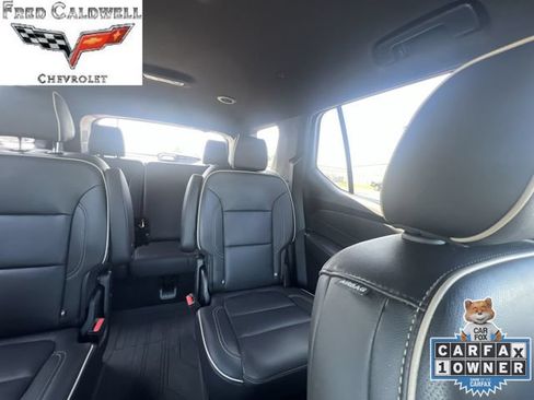 Used 2023 Chevrolet Traverse Premier FWD image 14