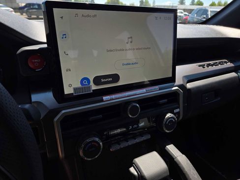 Certified 2025 Toyota Tacoma TRD Off-Road AWD/4WD image 30
