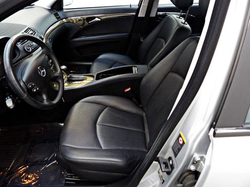 Used 2007 Mercedes-Benz E 350 4MATIC Sedan image 8