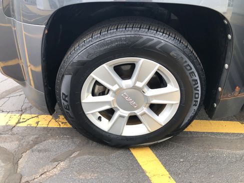 Used 2010 GMC Terrain SLE AWD/4WD image 19