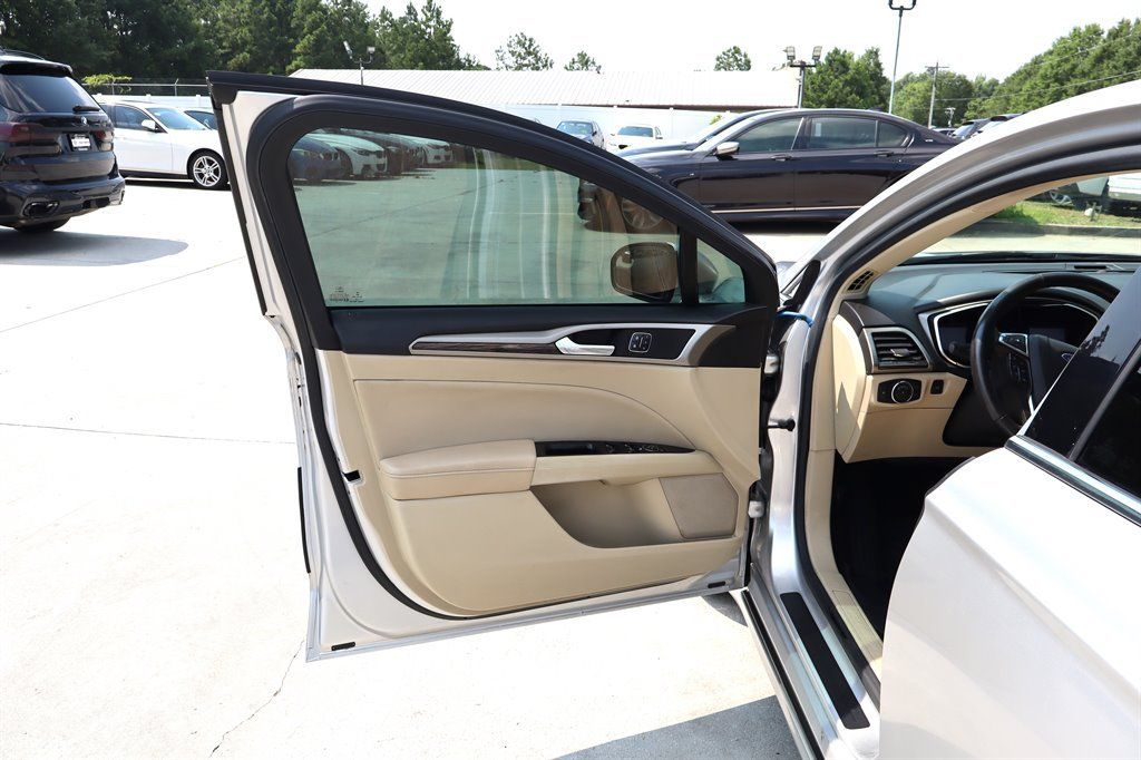 Used 2013 Ford Fusion SE FWD image 29