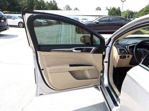 Used 2013 Ford Fusion SE FWD image 29