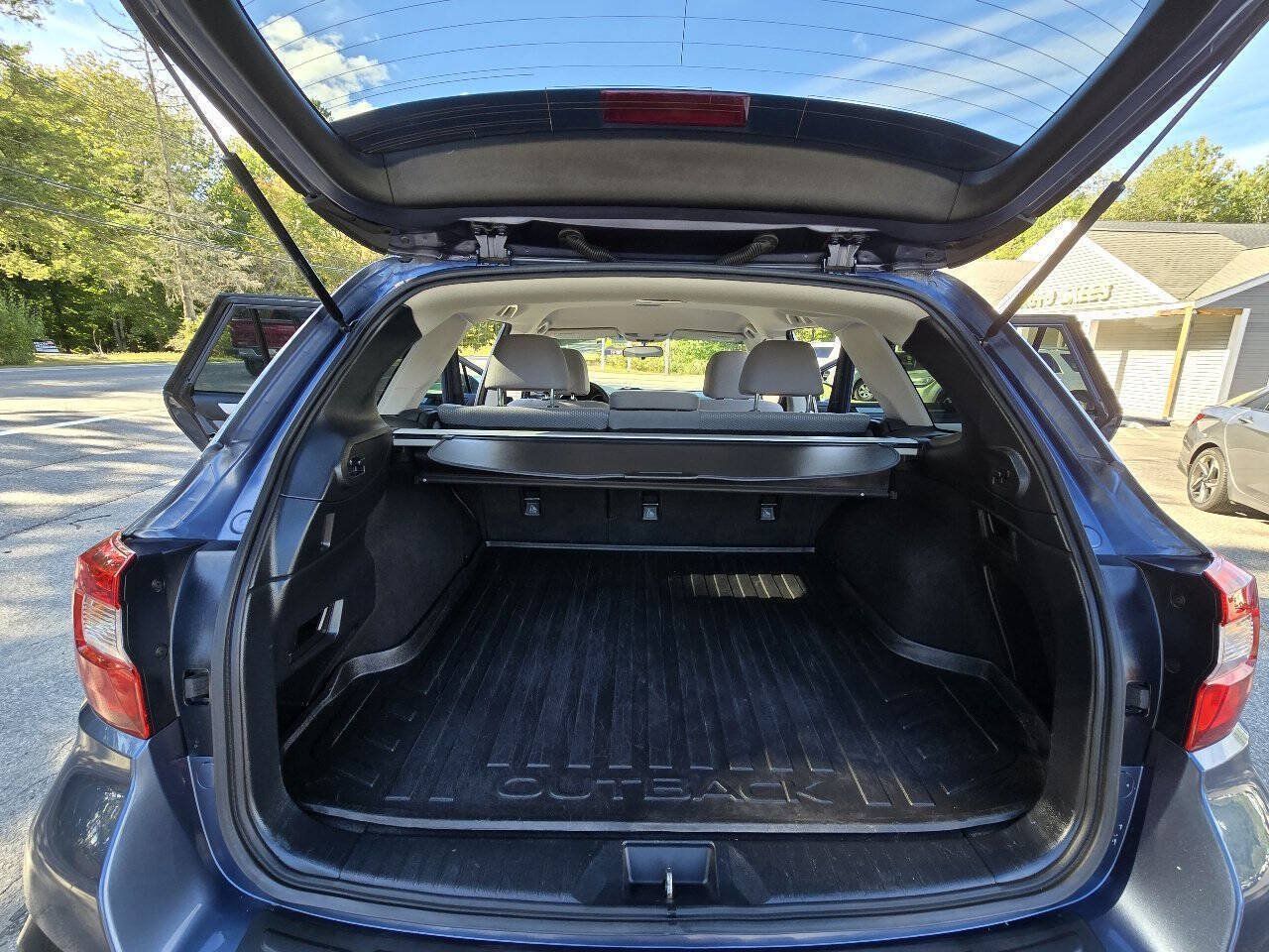 Used 2018 Subaru Outback 2.5i Premium AWD/4WD image 19