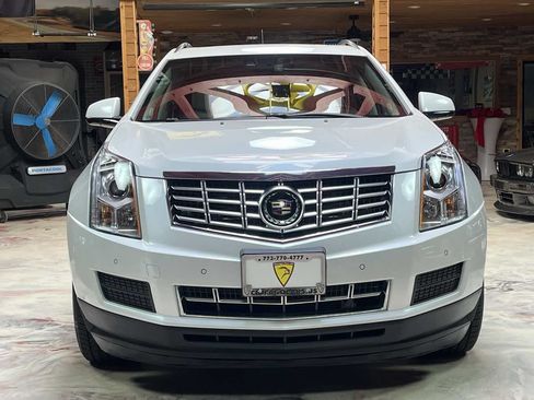 Used 2016 Cadillac SRX Luxury w/ Driver Assist Package FWD image 3