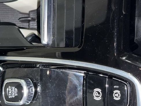 Used 2025 Volvo S60 T8 Plus image 21