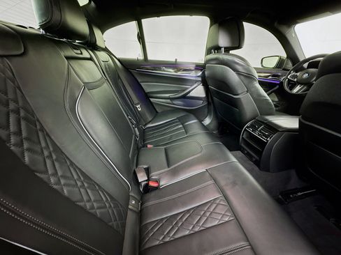 Used 2019 BMW M550i xDrive w/ Premium Package image 26