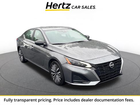 Used 2025 Nissan Altima 2.5 SV FWD image 1