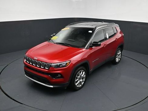 Used 2025 Jeep Compass Limited AWD/4WD image 45