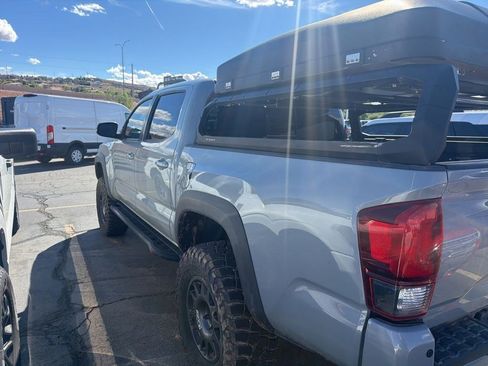 Used 2019 Toyota Tacoma TRD Off-Road w/ TRD Premium Off Road Package image 2