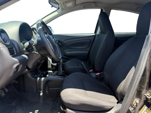 Used 2015 Nissan Versa S FWD image 10