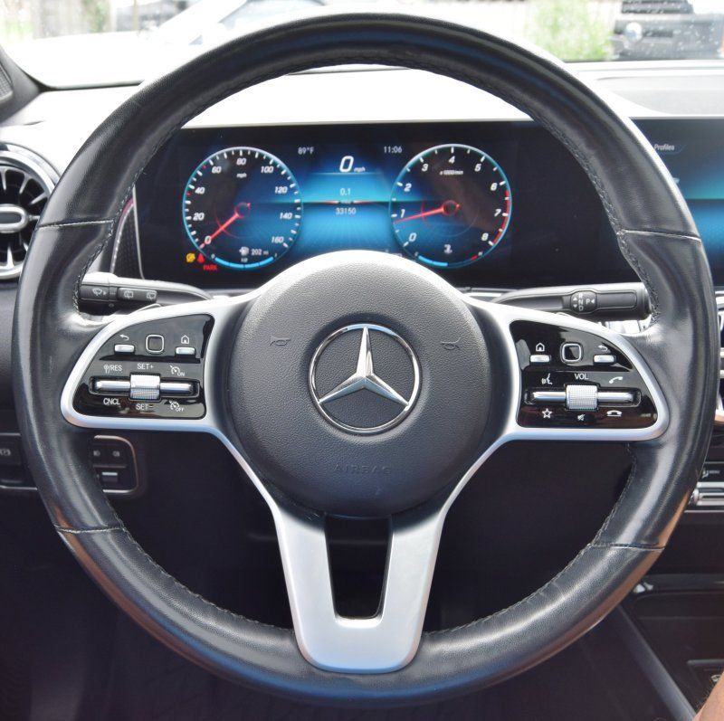 Used 2021 Mercedes-Benz GLB 250 4MATIC w/ Premium Package image 23