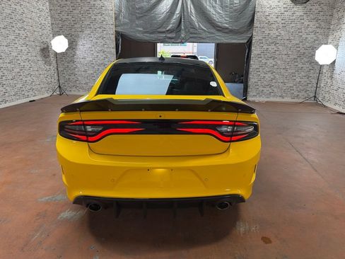 Used 2017 Dodge Charger R/T RWD image 6