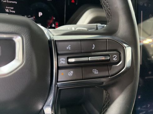 Certified 2025 GMC Yukon XL Denali AWD/4WD image 30