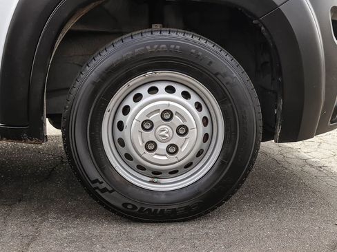 Used 2025 RAM ProMaster 2500 w/ Convenience Group FWD image 10