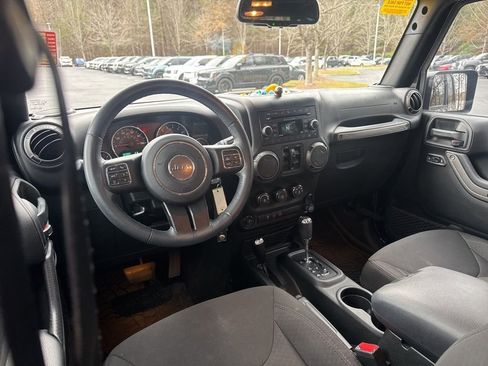 Used 2018 Jeep Wrangler Unlimited Sport S image 2