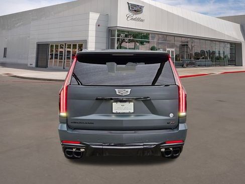 Used 2025 Cadillac Escalade V w/ LPO, ONYX Package image 5