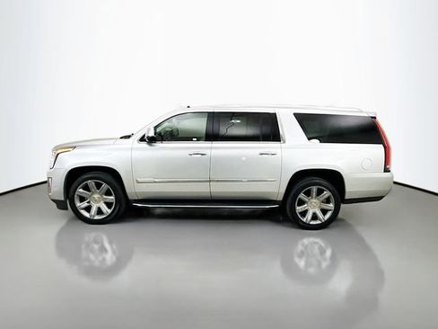 Used 2017 Cadillac Escalade ESV Luxury AWD/4WD image 4