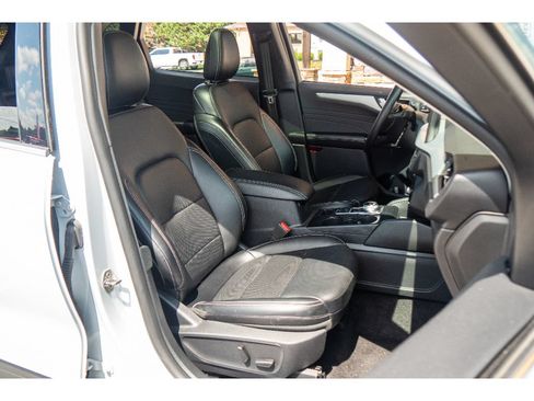 Used 2025 Ford Escape Platinum AWD/4WD image 15