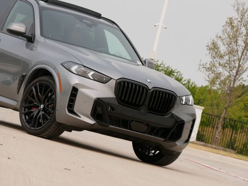 Used 2026 BMW X5 xDrive40i w/ M Sport Package AWD/4WD image 37