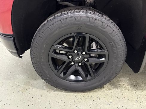 Used 2020 Chevrolet Silverado 1500 LT Trail Boss AWD/4WD image 11