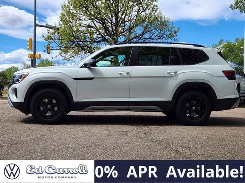 New 2026 Volkswagen Atlas Peak Edition image 4