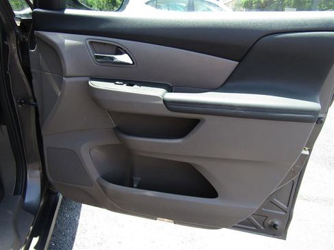 Used 2016 Honda Odyssey SE image 32