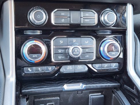 Certified 2022 GMC Yukon Denali image 19