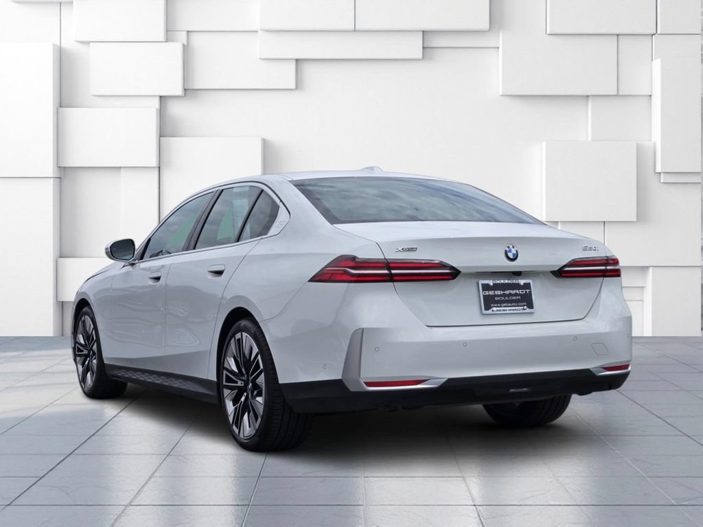 Certified 2026 BMW 530i xDrive w/ Premium Package AWD/4WD image 6