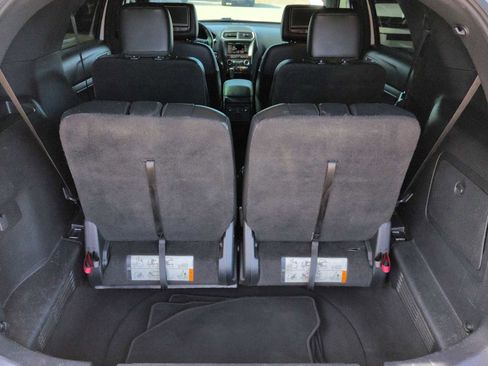Used 2016 Ford Explorer XLT w/ Equipment Group 202A image 34