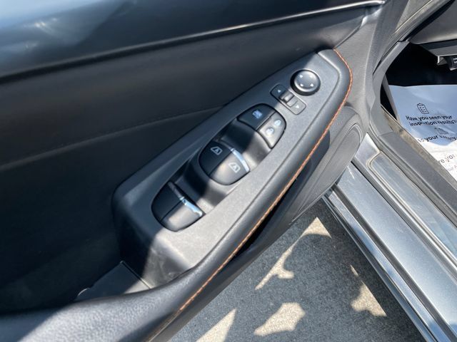 Used 2021 Nissan Maxima SR w/ Sport Mat Group FWD image 12