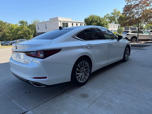 Used 2019 Lexus ES 350 Ultra Luxury w/ Accessory Package 2 FWD image 7