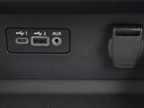 Used 2025 Nissan Altima 2.5 SV FWD image 19