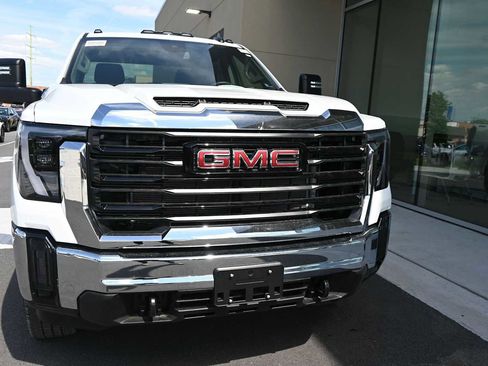 New 2026 GMC Sierra 2500 Pro w/ Convenience Package AWD/4WD image 2
