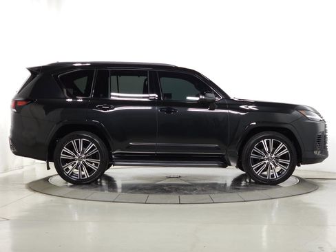 Used 2023 Lexus LX 600 4WD w/ Appearance Package image 12