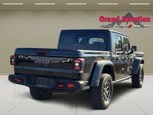 Used 2024 Jeep Gladiator Rubicon w/ Steel Bumper Group AWD/4WD image 4