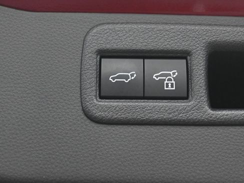 Certified 2024 Toyota Venza Nightshade image 35