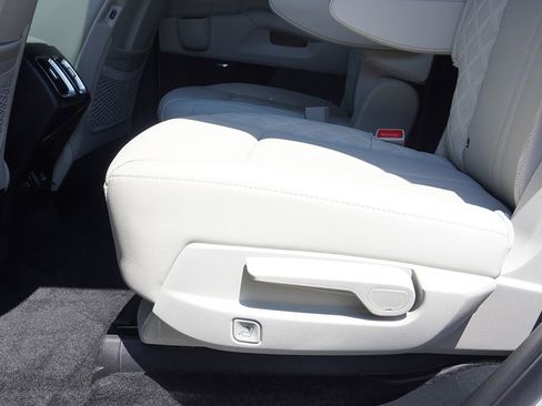 Used 2025 Kia Sorento SX Prestige AWD/4WD image 38