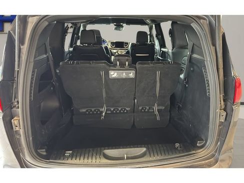 Used 2018 Chrysler Pacifica Touring-L Plus w/ Advanced Safetytec Group FWD image 20